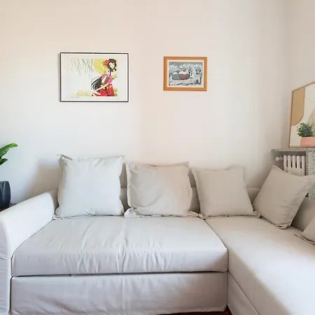 Corvetto M3 - Comfy Apt. With Balcony!