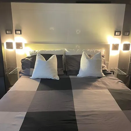 Isola Apartment Mailand