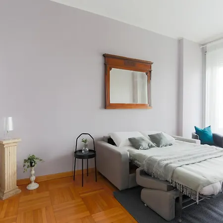 The Rent - Spacious One-bedroom In Moscova District
