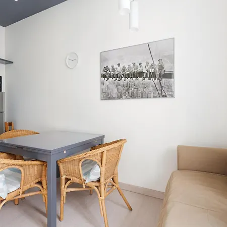 Apartment Guesthost - Bright - 650 M Far From Arco Della Pace