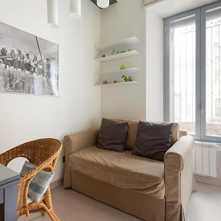 Guesthost - Bright - 650 M Far From Arco Della Pace * Mailand