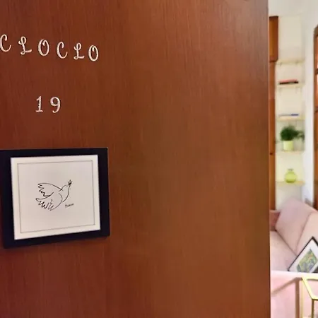 Casa Cloclo: Design & Vintage Above Subway