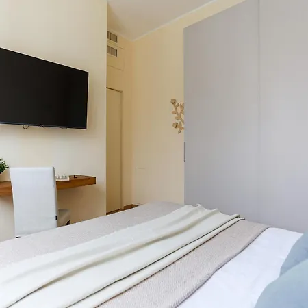 The Best Rent - Bright One-bedroom In Corso Vittorio Emanuele Ii Appartement