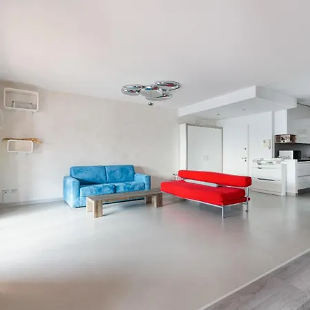 Bright With Balcony And Terrace Milan