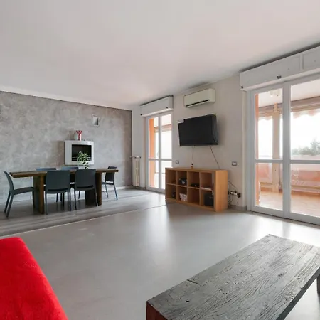 Apartment Bright With Balcony And Terrace