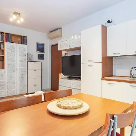 Elegante A 500 Mt Da M4 Con Wifi E Ac Mediolan