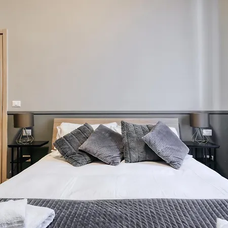 Double In Zona Studi Apartamento *