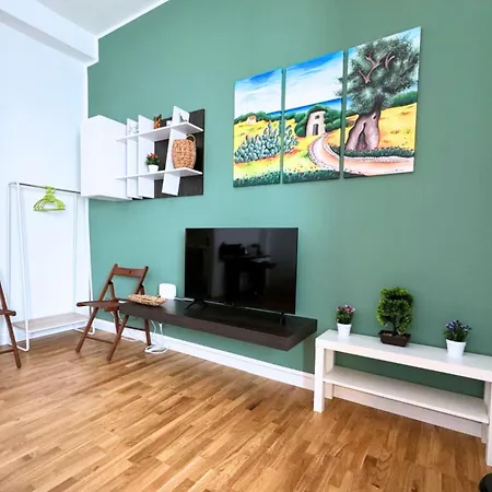 House- 1 Min Metro - 15 Min Duomo * Milano