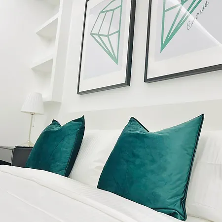 The Boutique - Hebrew Quarter 4*