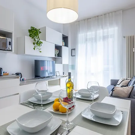 Rail24 - 9 Min Dal Duomo - Stazione Apartment