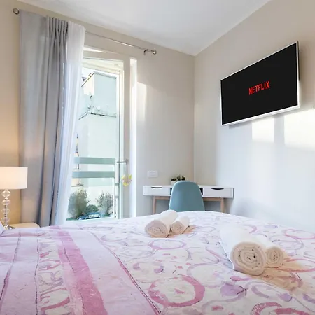 Luxury - Free Private - Parking Maestri Campionesi 16 *