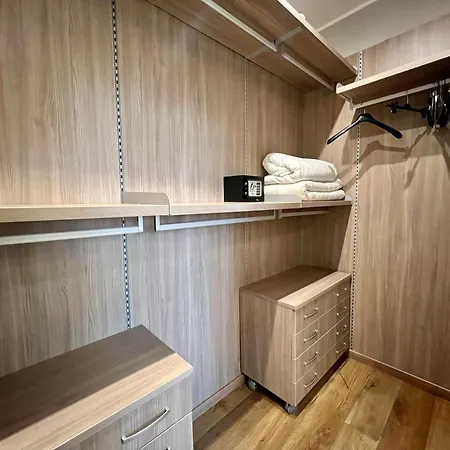 Daire New Wonderful Bilo With Walk-in Closet From Moscova
