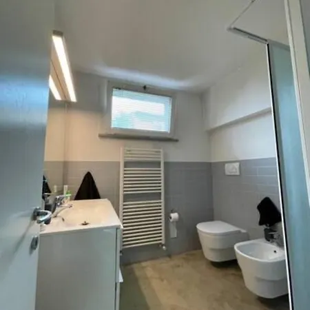 Апартаменты Ampio Loft Su Due Livelli Con Giardino Милан