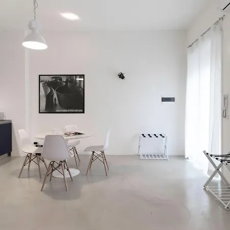 Apartment Italianway - Piazza Niccolo Tommaseo 2a Milan