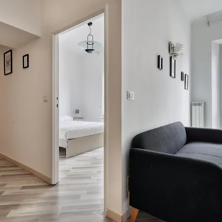 Apartamento Joivy Stylish 2-bed Flat, Easy Access To Centre Milán