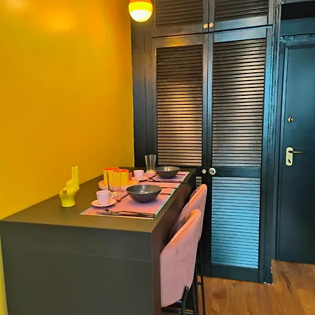 Designed 2 Rooms In Milan Urban Area With Ac, Wifi, Subway And Self Check In Milan