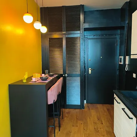 Appartement Designed 2 Rooms In Milan Urban Area With Ac, Wifi, Subway And Self Check In *