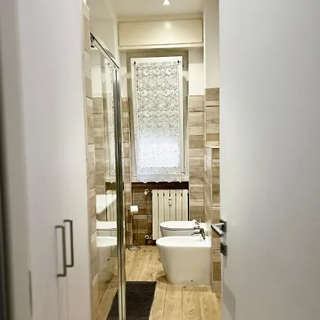 Apartman Lovely 2 With Small Garden Milánó