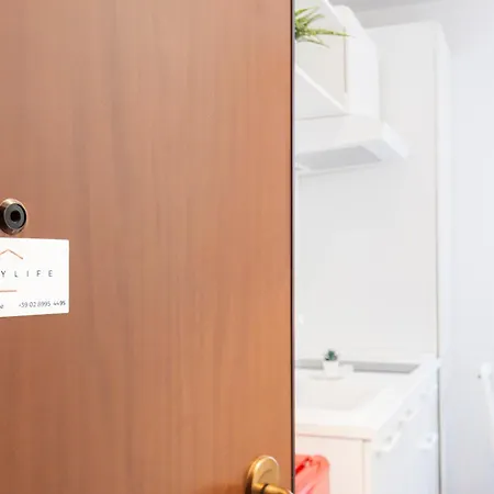 Compact And Charming Porta Venezia Apartment