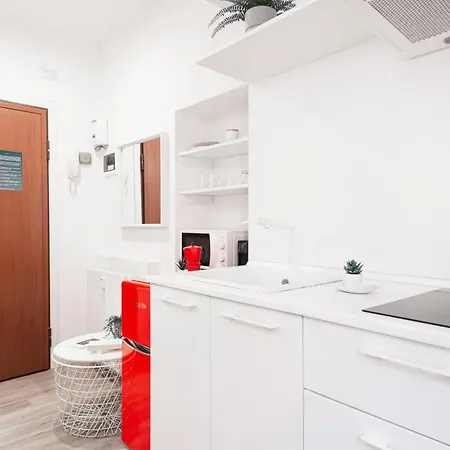 Apartment Compact And Charming Porta Venezia Milan
