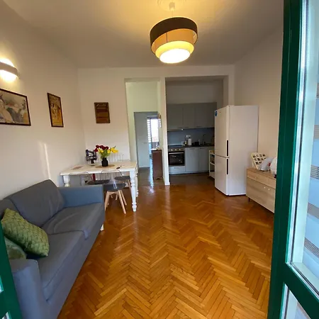 アパート Daniela's Spazioso Ai Navigli ミラノ