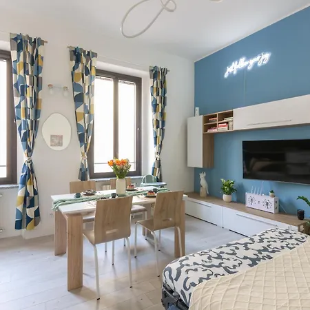 Ourjoy & Skyjoy Condo Units - Via M Gioia, 47 - Strong Wifi, 1 Private Parking, Central Station, Milan 公寓