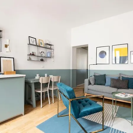 New Elegant Flat 3 Min From Station. * 米兰