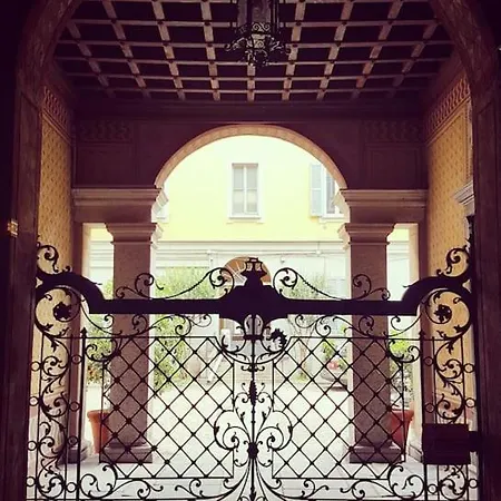 New Elegant Flat 3 Min From Station. 公寓