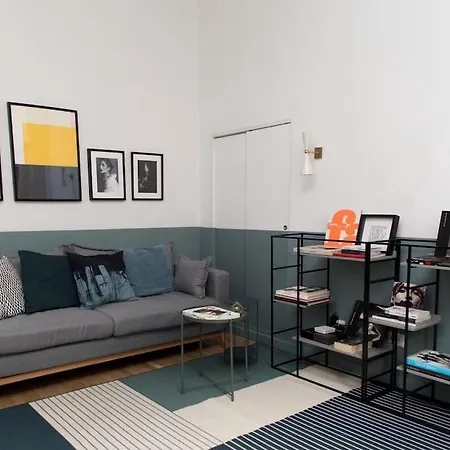 New Elegant Flat 3 Min From Station. 公寓