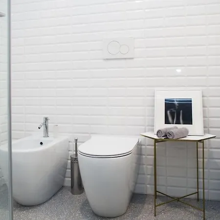 公寓 New Elegant Flat 3 Min From Station. *