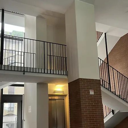 La Casa Di Charlie - Stazione Milão