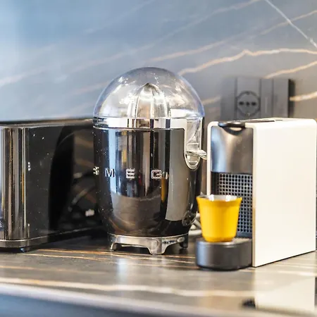 Luxury - Free Parking - Duomo-navigli Apartamento *