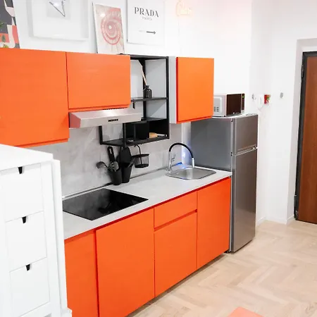 Vals6 - Glam In The Center Of -