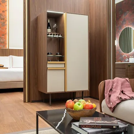 Palazzo Cordusio, A Gran Melia 5*