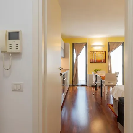 Apartment Xenia - Cozy 10 Min From Linate *