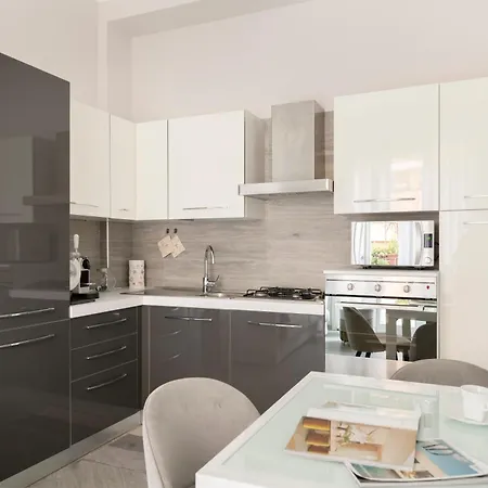 Adorable Centre, 2 Bd, 4 Guests Apartament