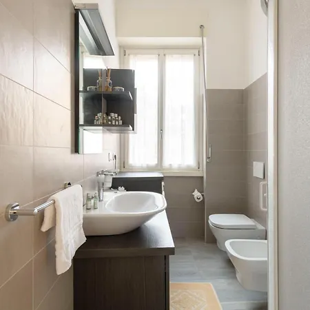 Adorable Centre, 2 Bd, 4 Guests Apartament Mediolan