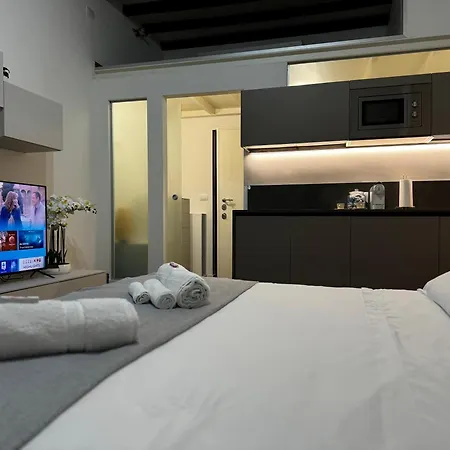 Regina In Corso Lodi - Sky Tv, Wifi E Breakfast Box Mediolan