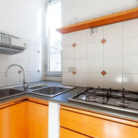 Comodo Nel Centro Storico Di - San Vincenzo * Mediolan