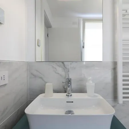 Lovely Terrace - Porta Romana District *