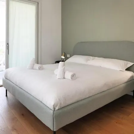 Lovely Terrace - Porta Romana District Apartment Milan