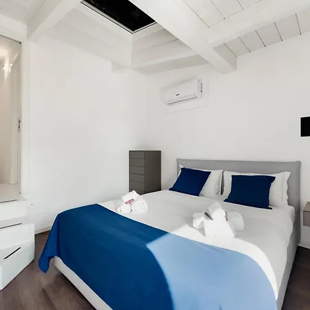 Lussuoso Attico Apartment Milan