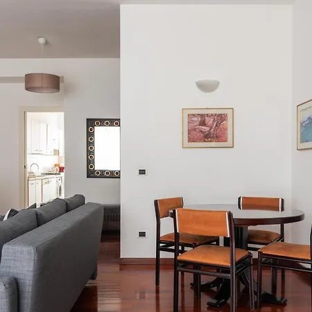 Il Bilocale Con Terrazzo Dei Marchesi アパート