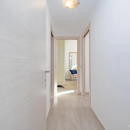 2 Bedroom - Buzzi Hospital, Sempione, Mico, 100mt Metrom5 Mailand