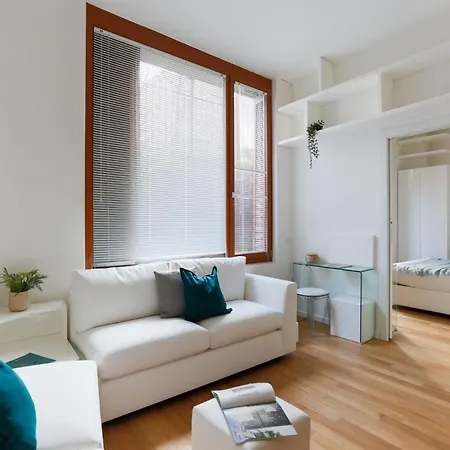 The Rent - One-bedroom Near Crocetta * Milan