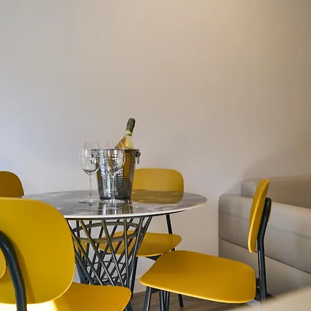 Picasso Golden House Next To Duomo *