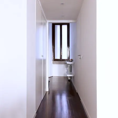 Modern By Barbarhouse * מילאנו