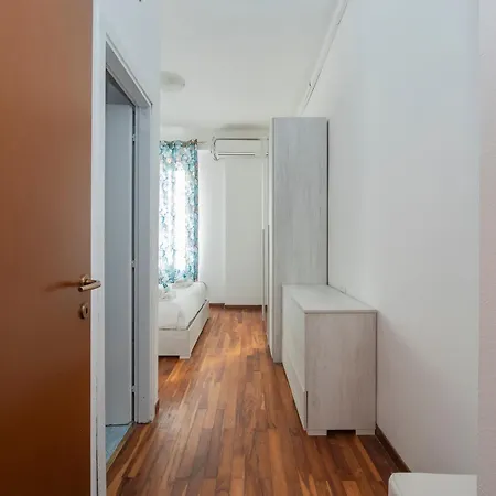 Ihost - Ornato 14 *