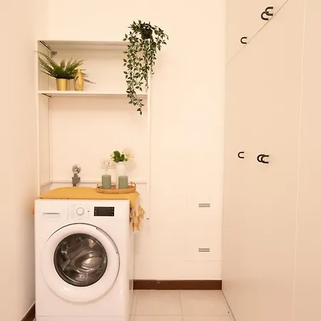Ihost - Tobagi 8 Milan