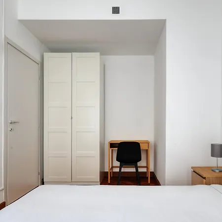 アパート Joivy Chic 3-bed Flat Near Colonne Di San Lorenzo ミラノ